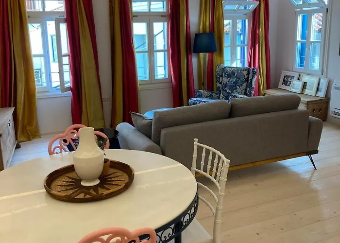 I Than My Luggage Townhouse *