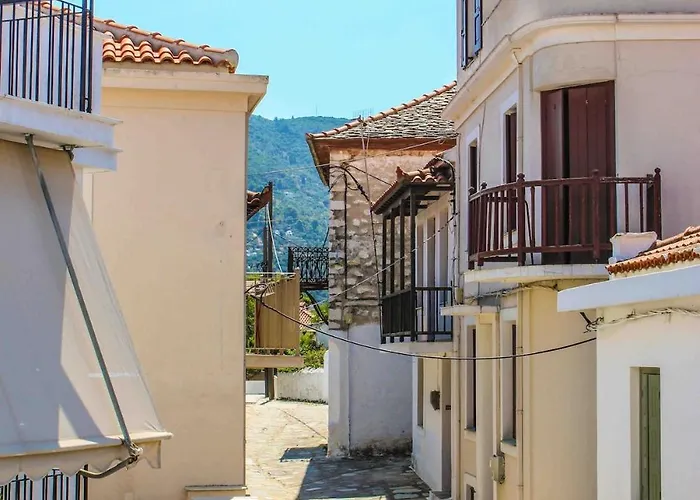 I Than My Luggage Townhouse *