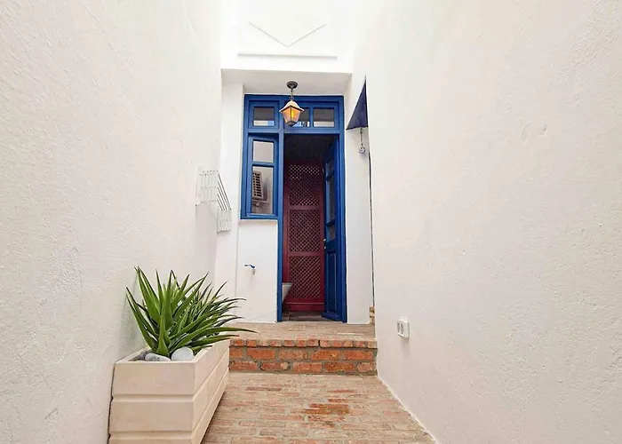 I Than My Luggage Townhouse *