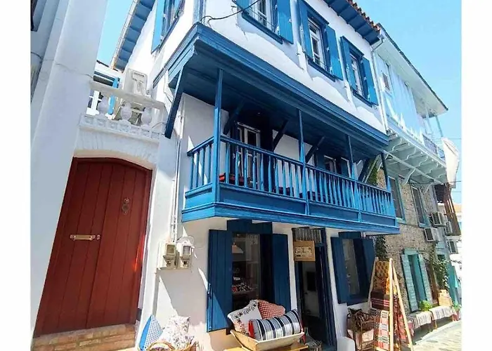 I Than My Luggage Townhouse